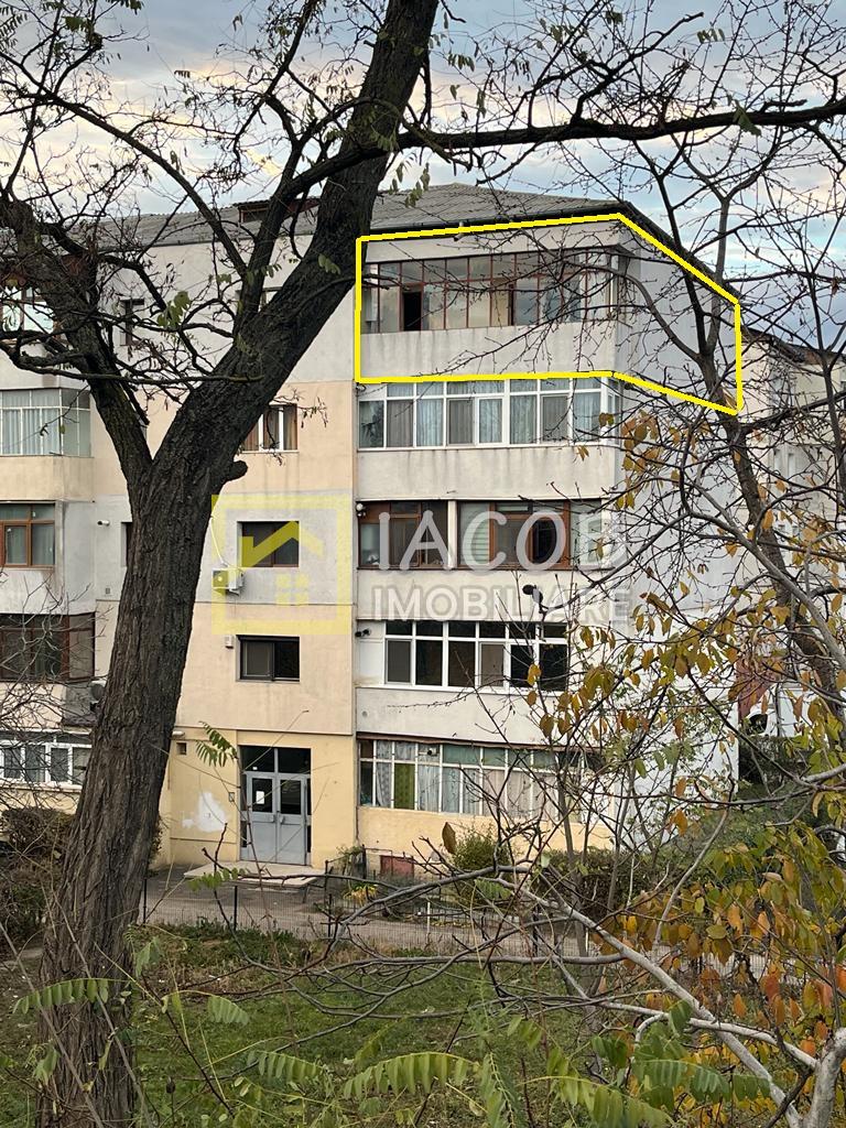 3 camere decomandate, etaj 4 cu sarpanta, strada Milcov, Bacau